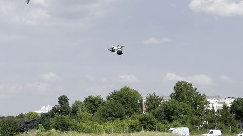 Rotary-wing kamikaze drone armed with an Aerial Bomb 60 mm.
